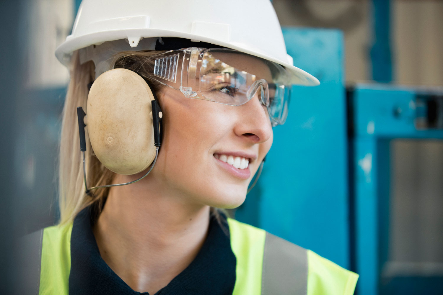 https://www.energyutilitiesjobs.co.uk/app/uploads/2021/04/Manual-Worker_iStock-1063713172_web.jpg